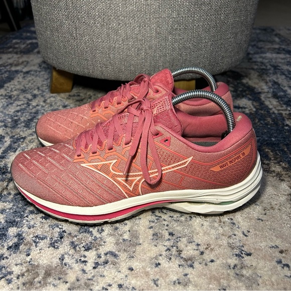 Mizuno Pink Rosette Wave Inspire 18 Lace-Up Sneakers Size 9.5 - Picture 2 of 12